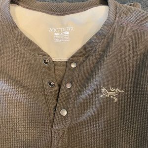 Arc’teryx long sleeve shirt - Mens Medium
